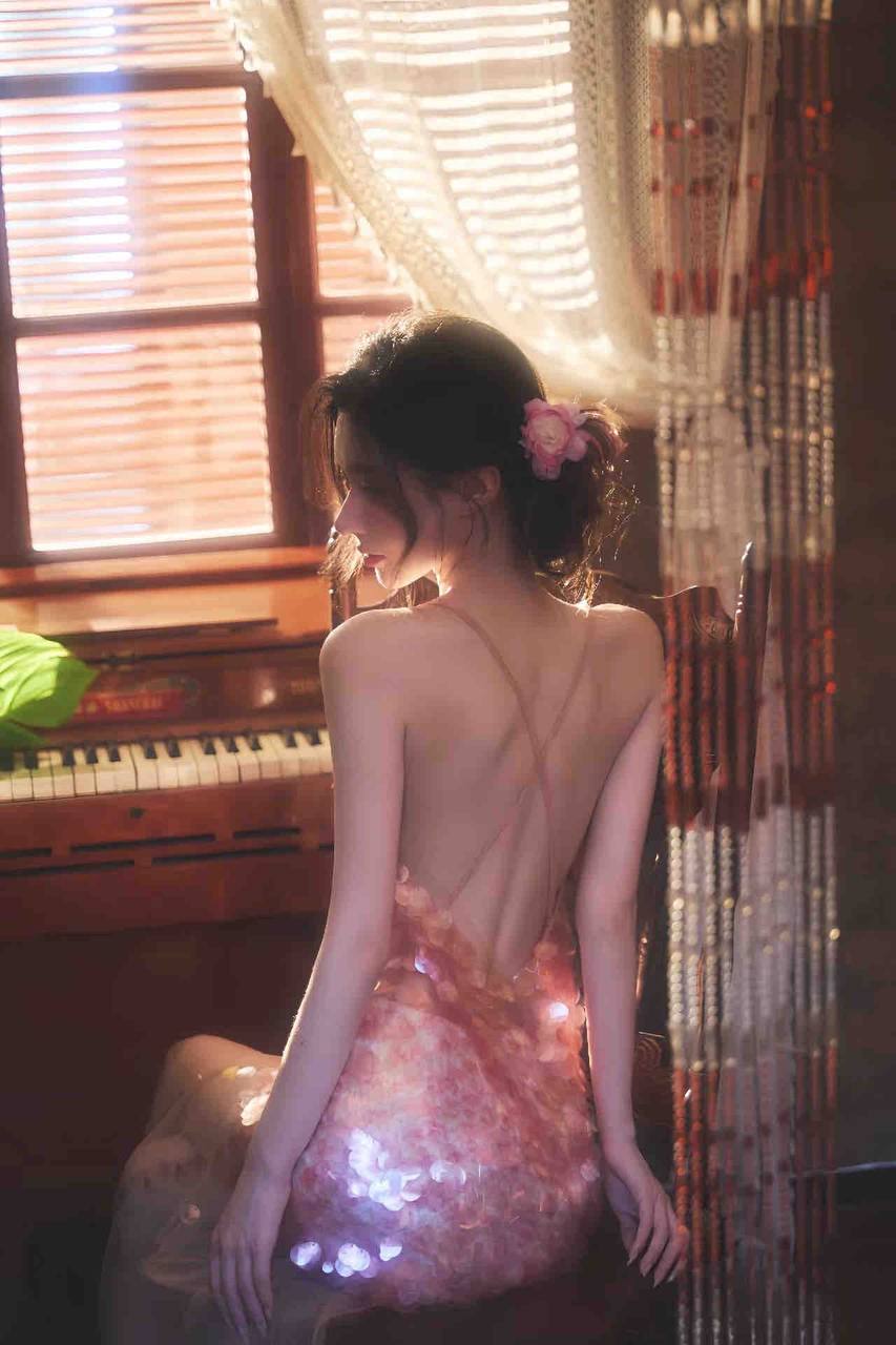大四在读生莉妍