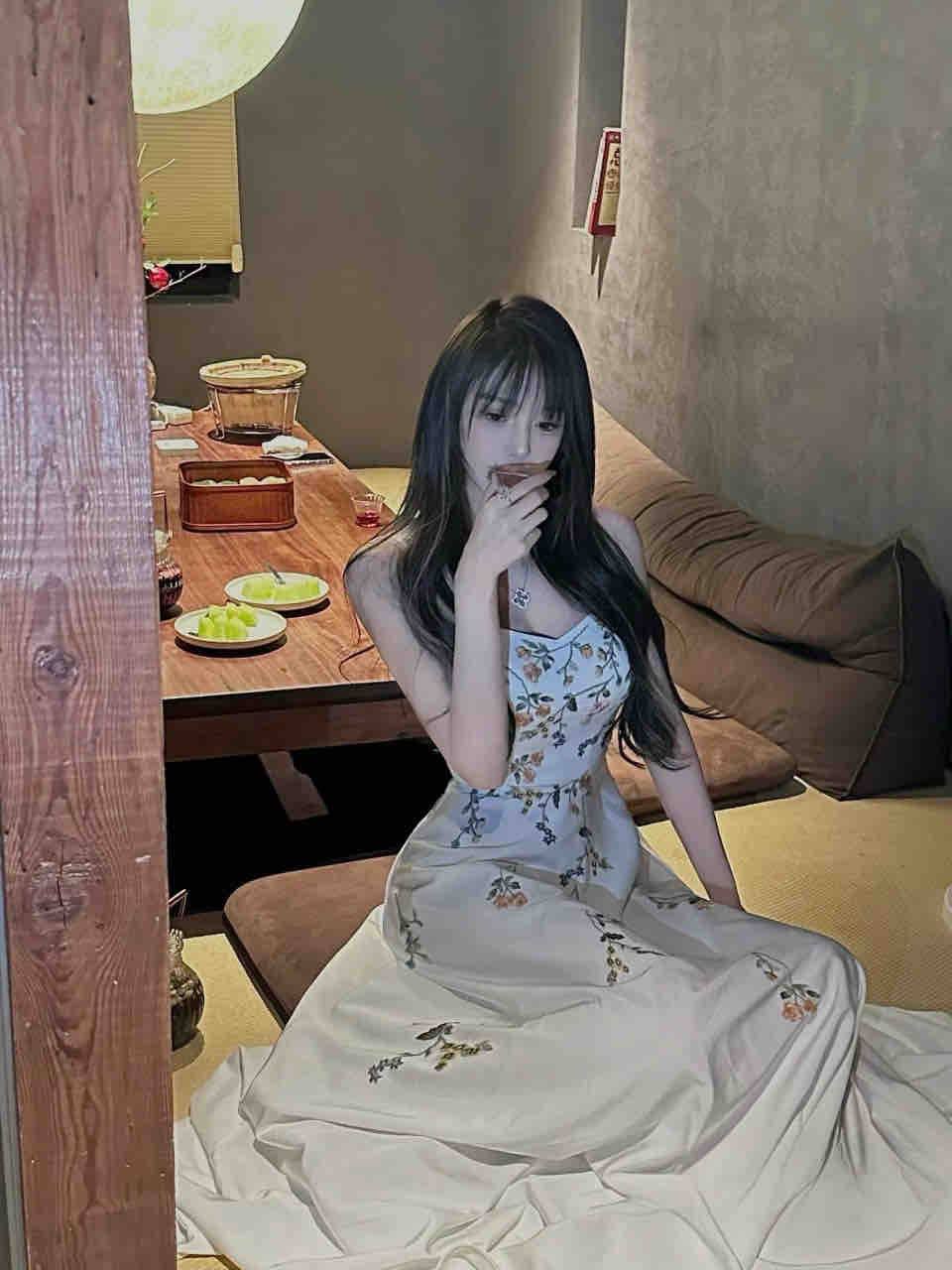 气质迷人美女Maris
