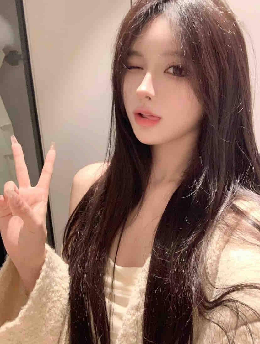 气质迷人美女Maris