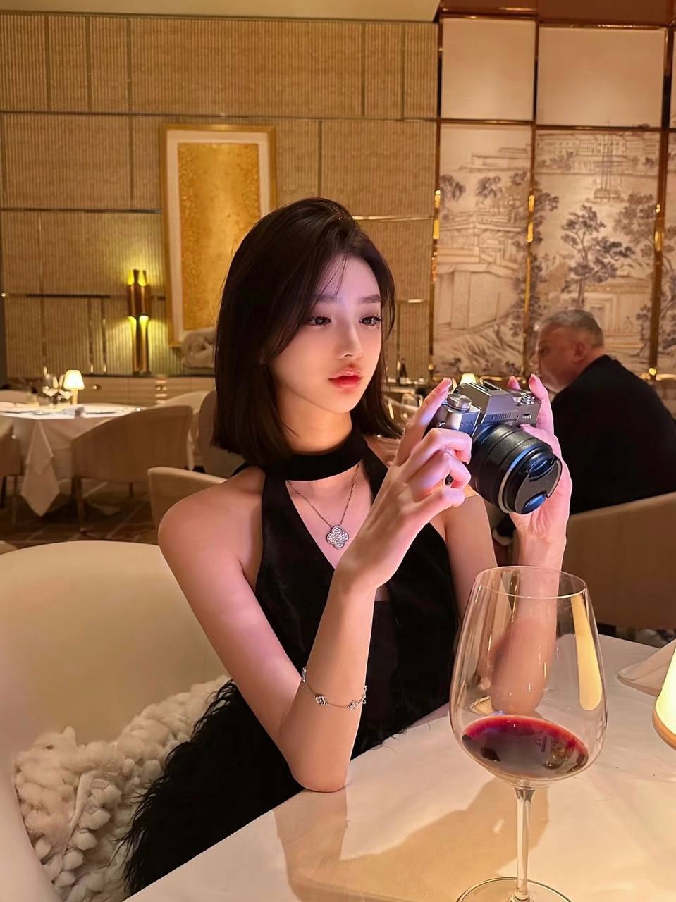 甜酷短发辣妹Trixie