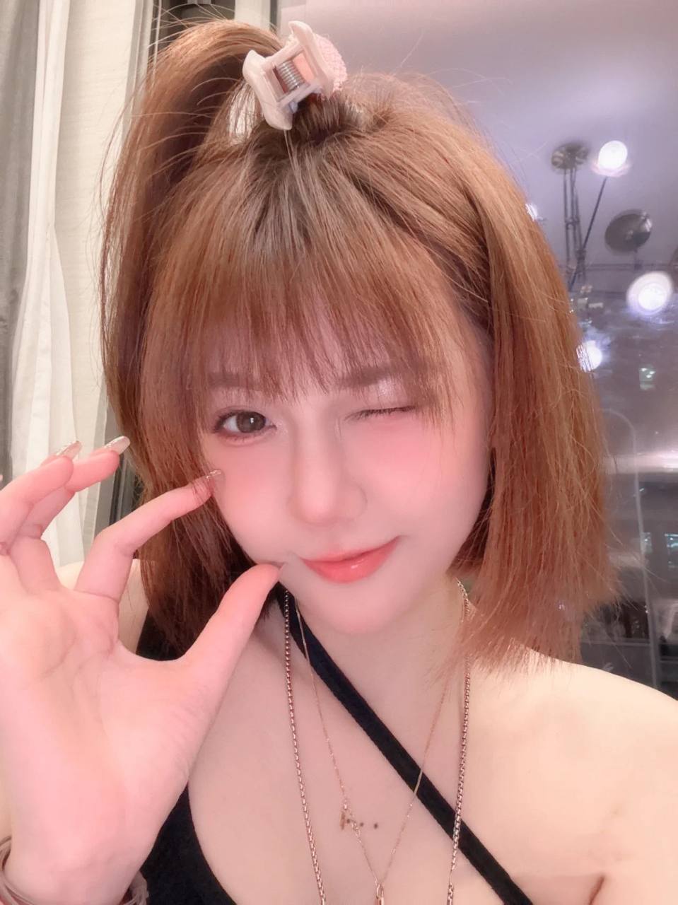 短发甜妹珮萱