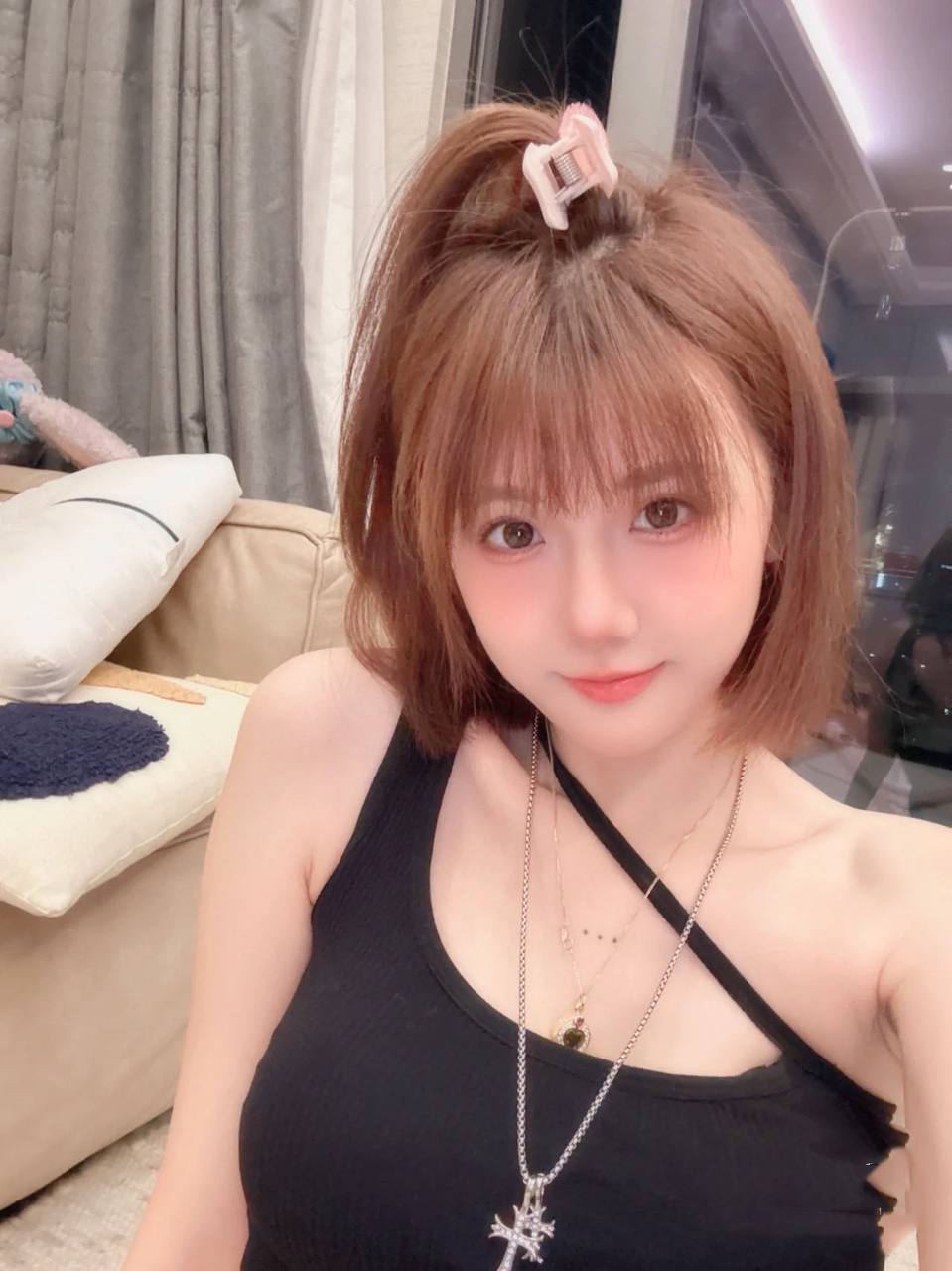 短发甜妹珮萱