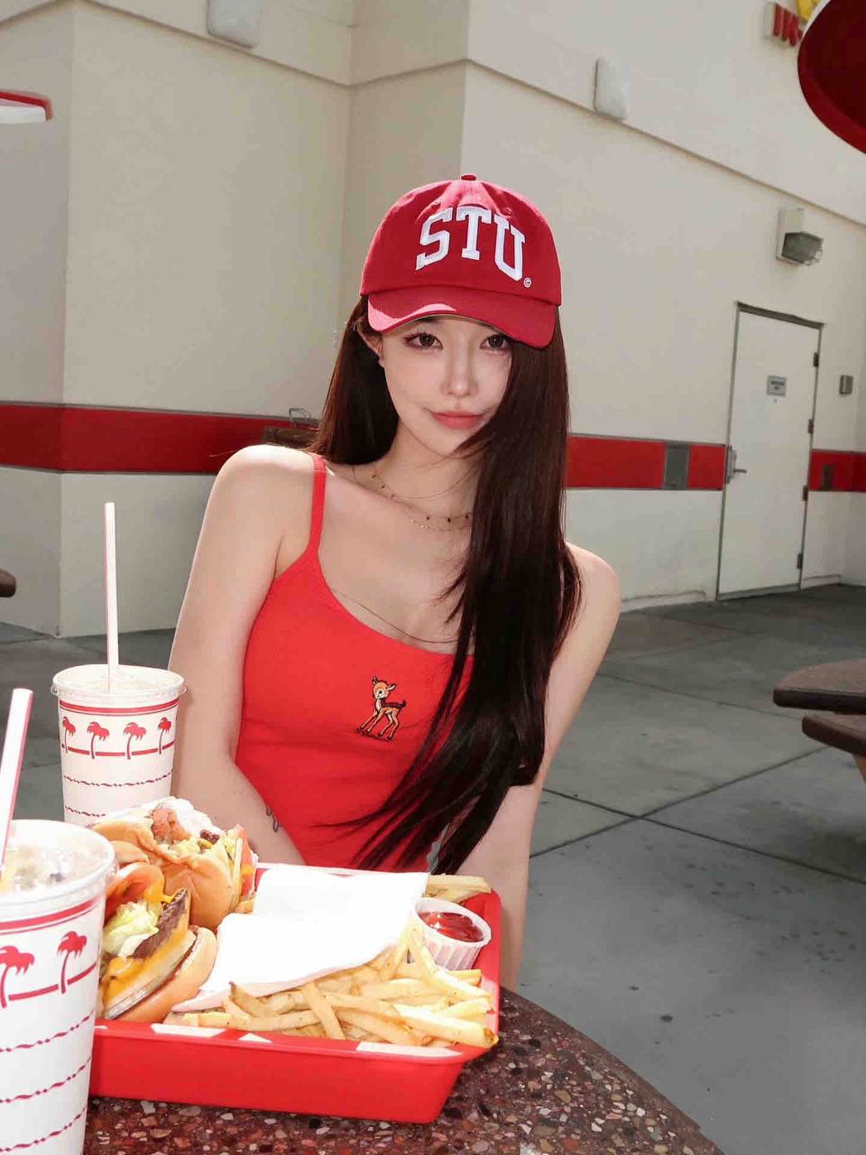 绝美颜值Edina