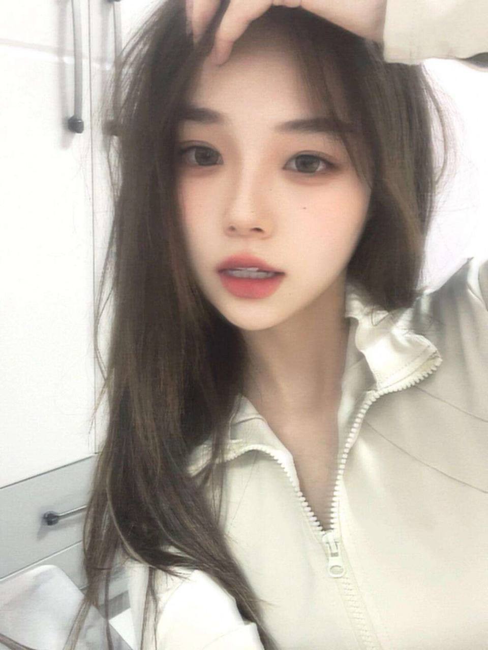 签约模特芃妍