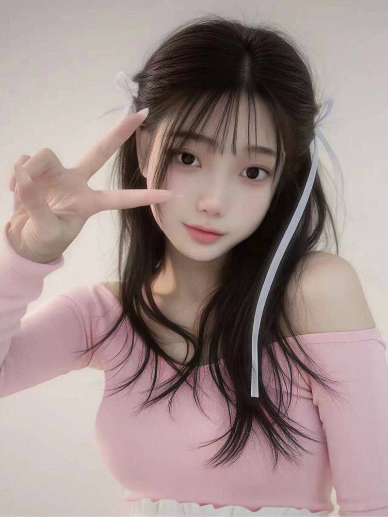 双马尾萌妹馨月月