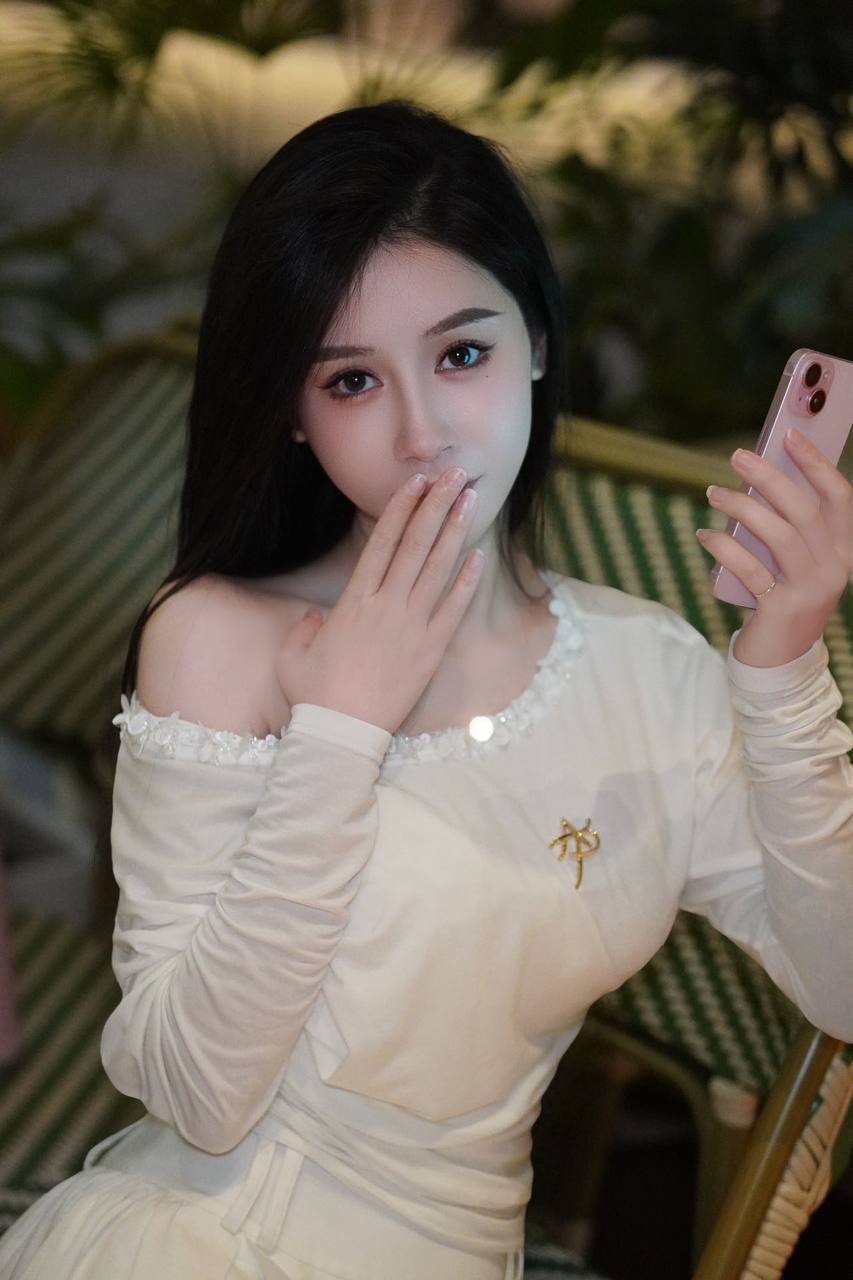 混血感美女Elani