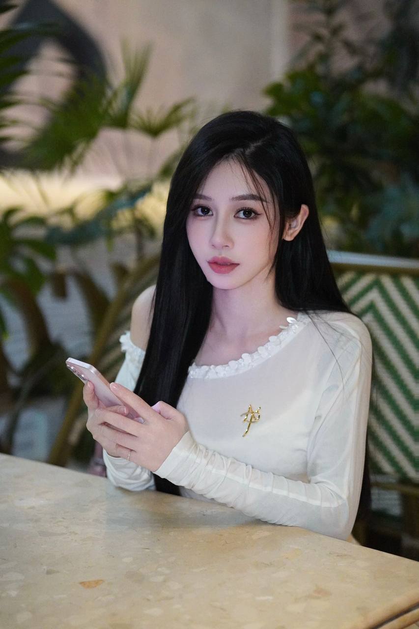 混血感美女Elani