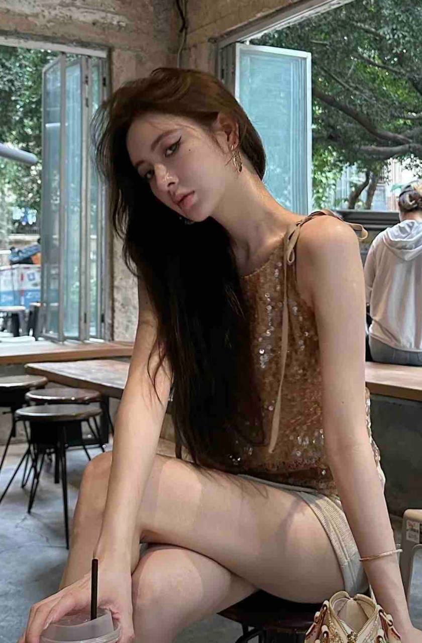 冷艳迷人女神Vivian