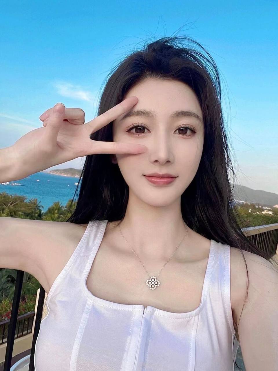 戏剧学院学院在读生Yalen