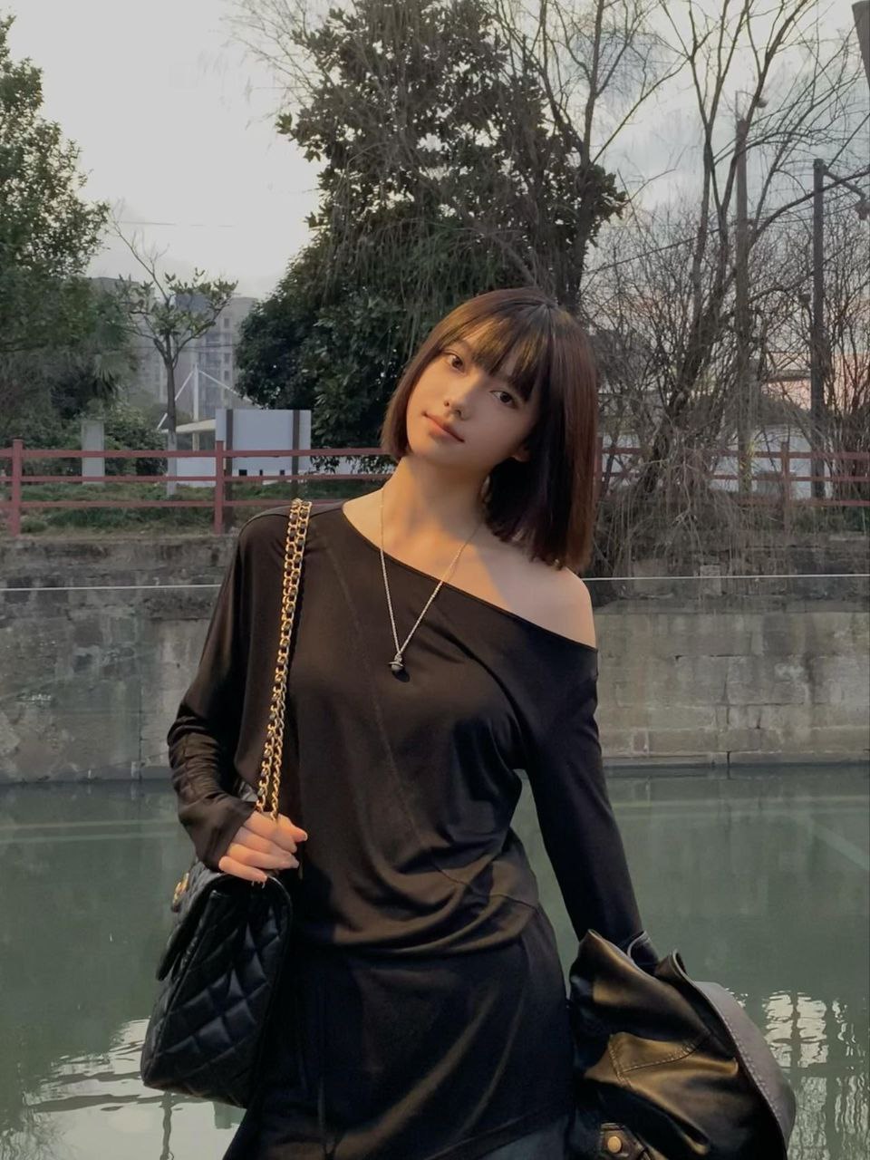 短发服装模特维纳