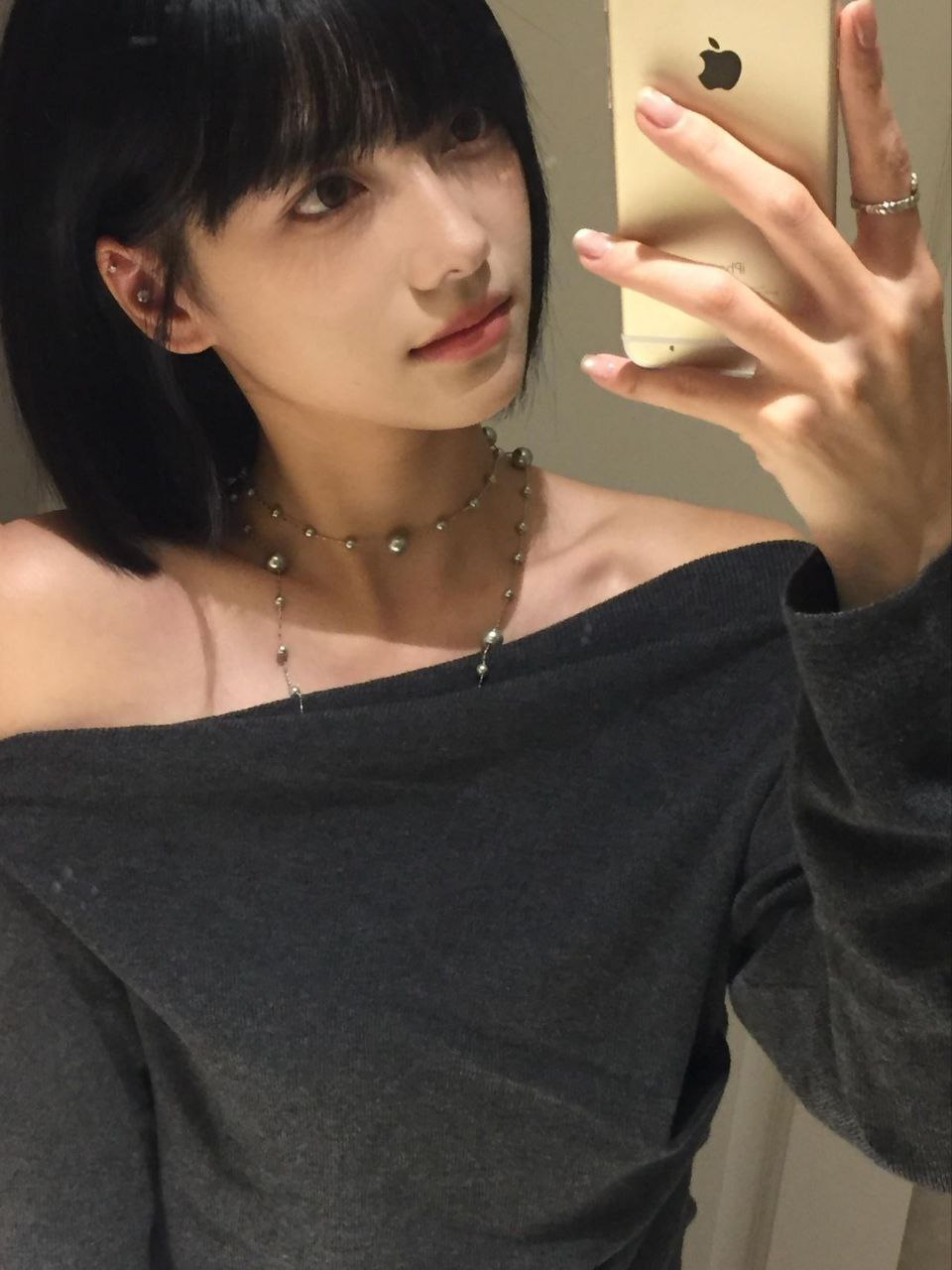 短发服装模特维纳