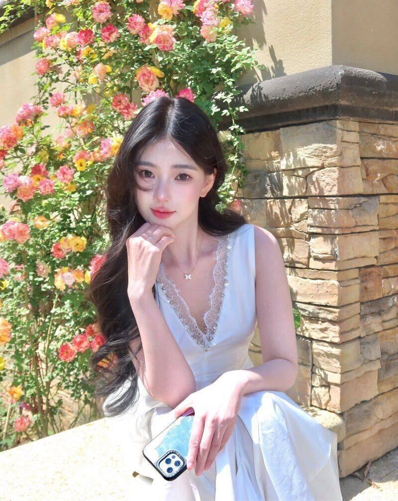 大学在读学妹小晴