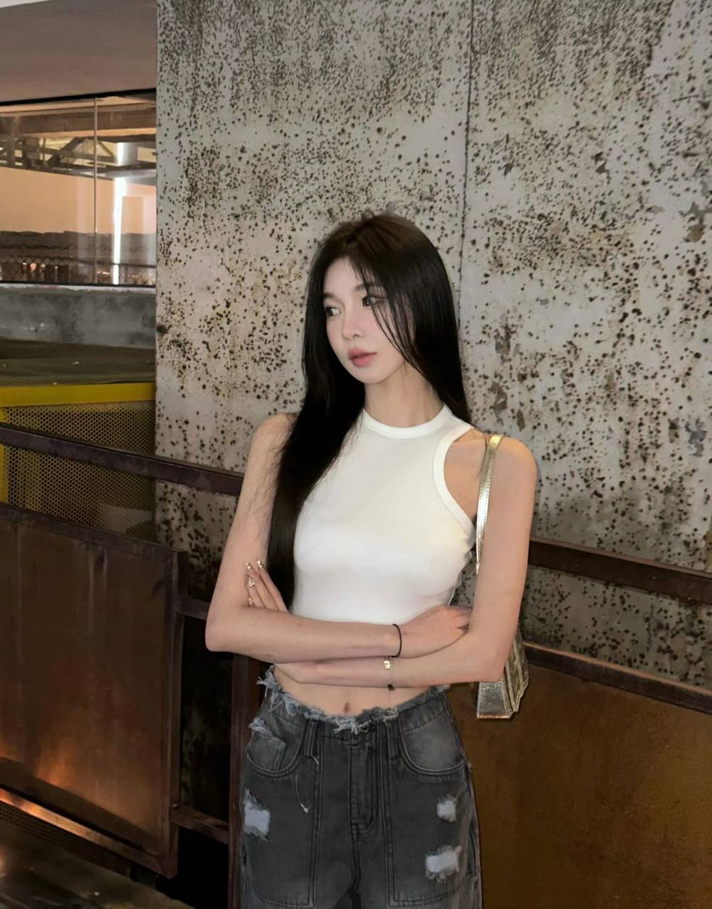 时髦亮眼少女沁萌