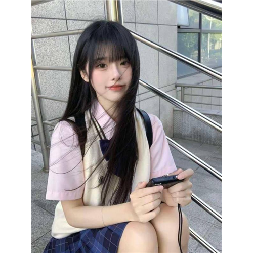 初恋感学生妙彤