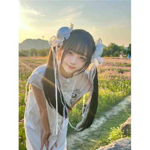 刚毕业学生Nivya