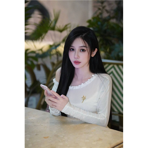 混血感美女Elani