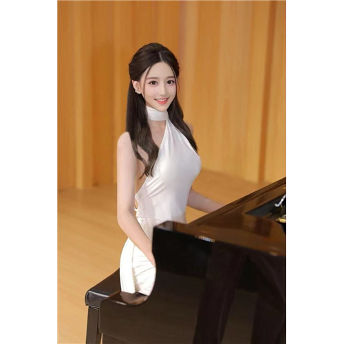 音乐系系花Laena